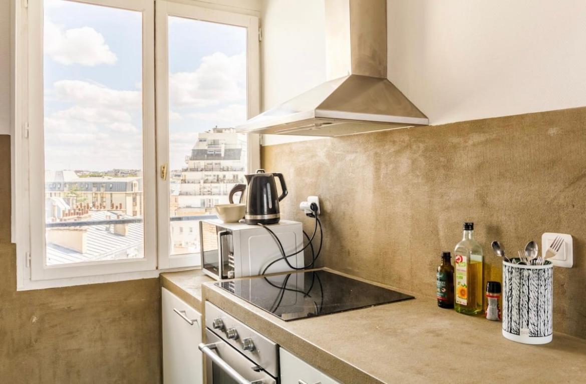 Beautiful Apartment With A View Of Eiffel Tower In Center Parigi Esterno foto