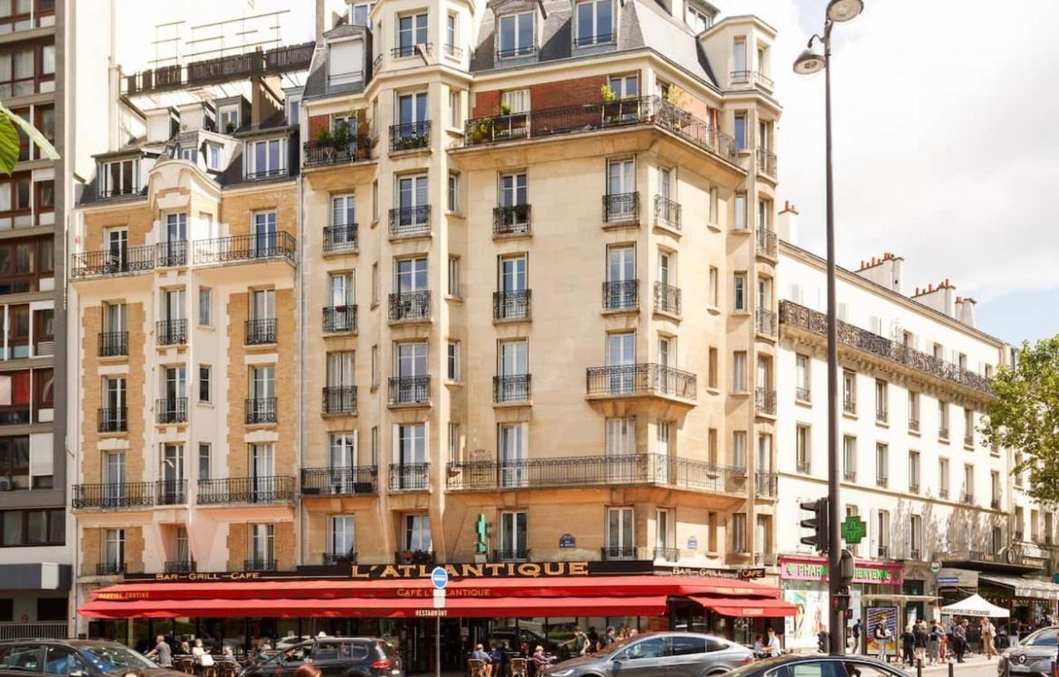 Beautiful Apartment With A View Of Eiffel Tower In Center Parigi Esterno foto